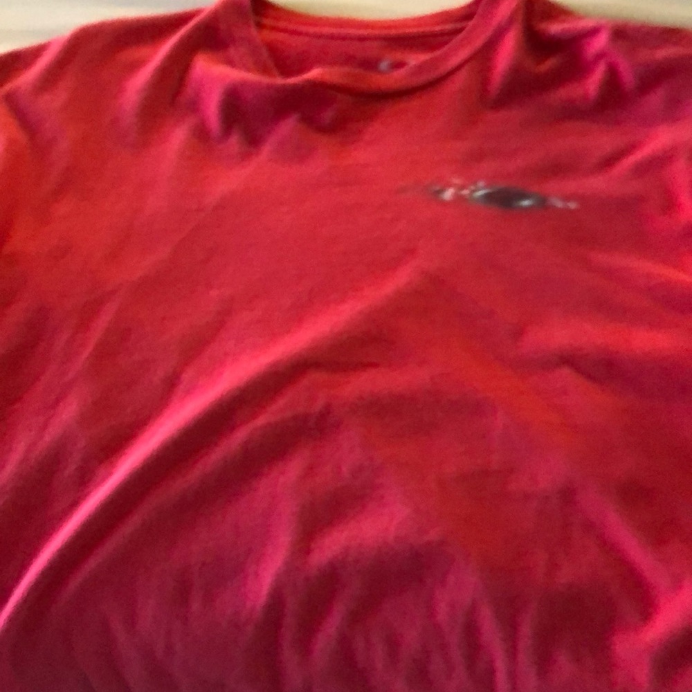 Oakley tee